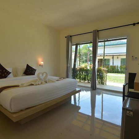 Hotel Malee Sirin Old Town Ko Lanta Exterior foto