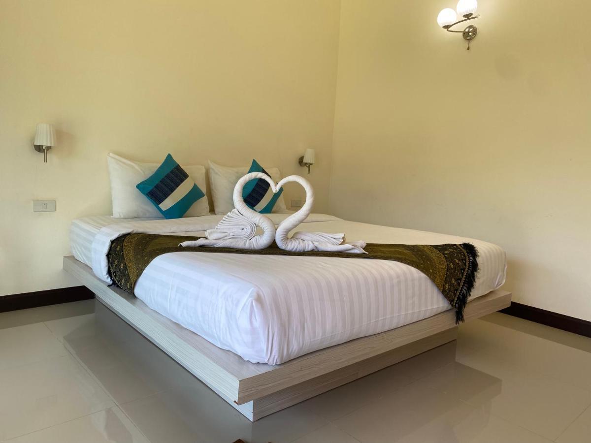 Hotel Malee Sirin Old Town Ko Lanta Exterior foto
