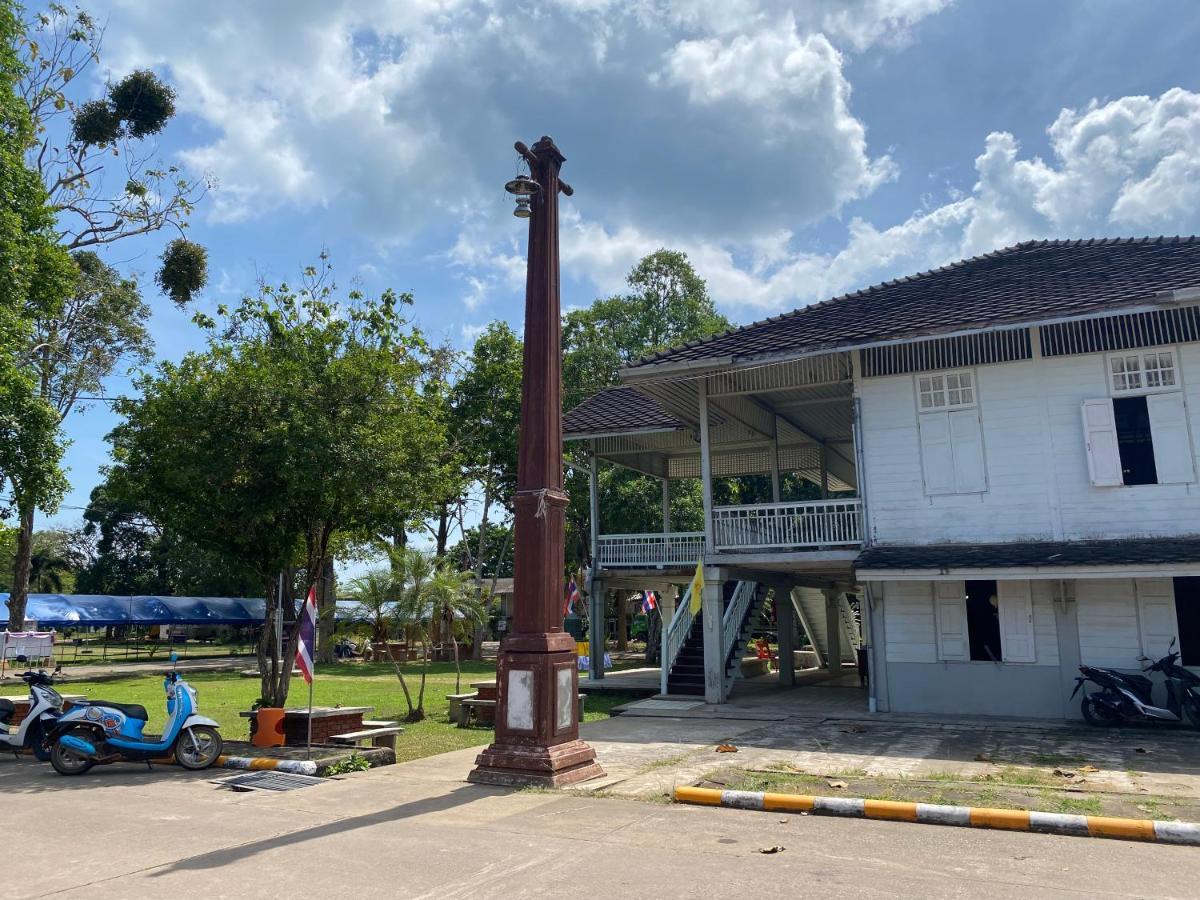 Hotel Malee Sirin Old Town Ko Lanta Exterior foto