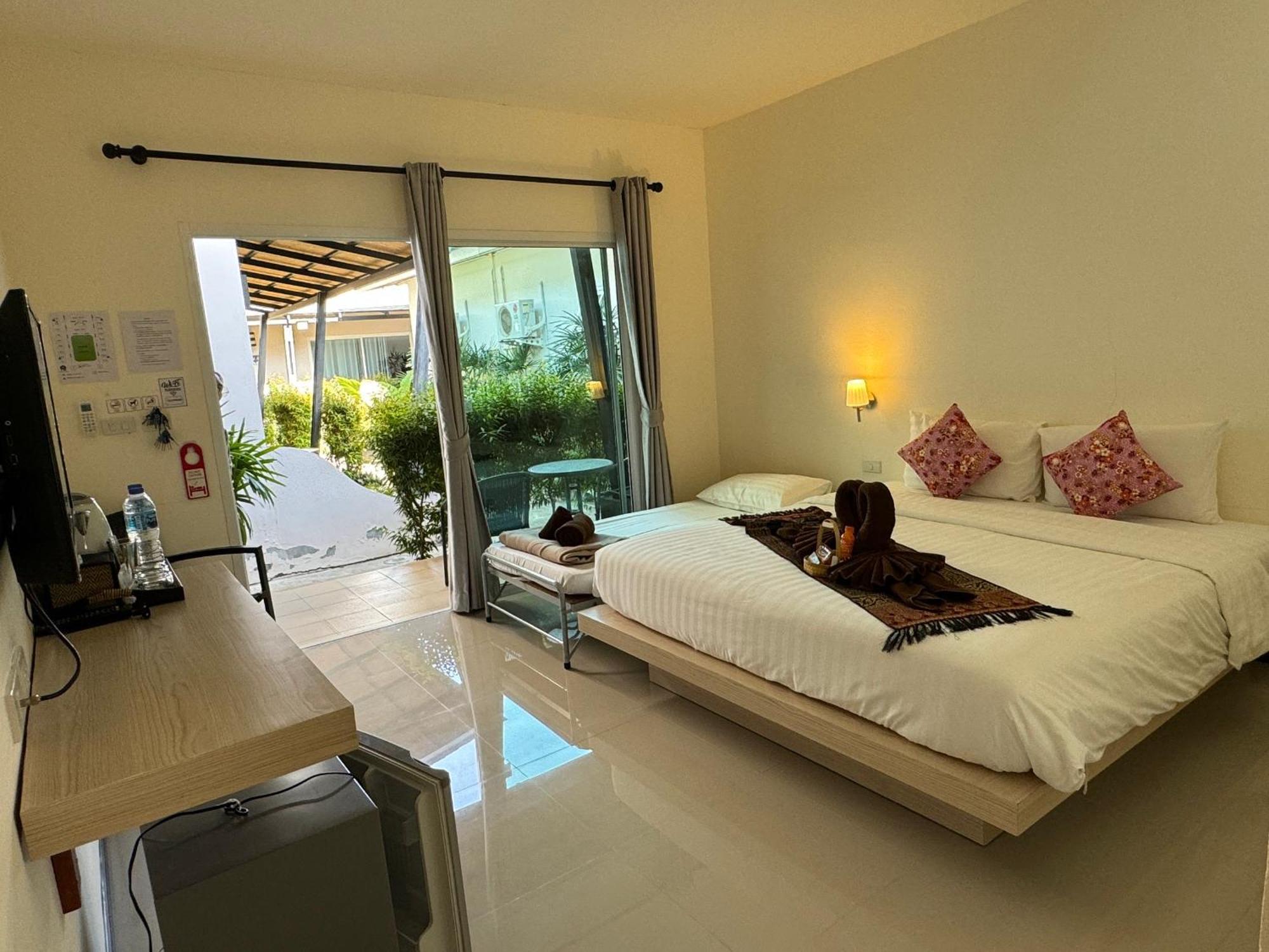 Hotel Malee Sirin Old Town Ko Lanta Exterior foto