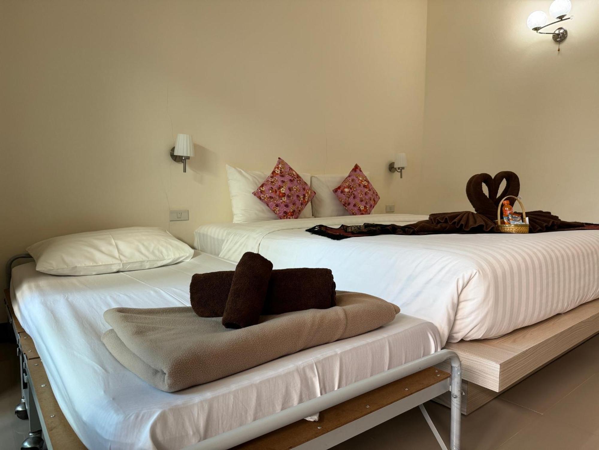Hotel Malee Sirin Old Town Ko Lanta Exterior foto