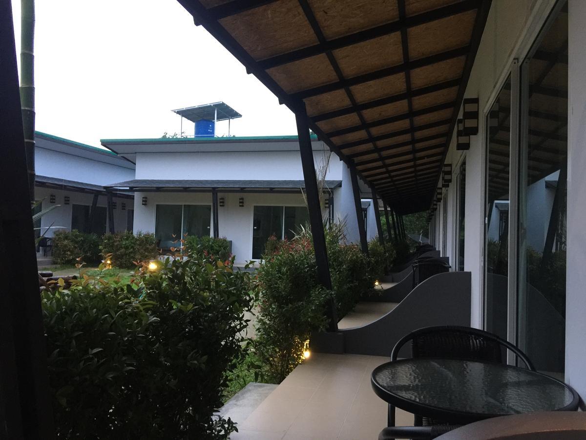 Hotel Malee Sirin Old Town Ko Lanta Exterior foto