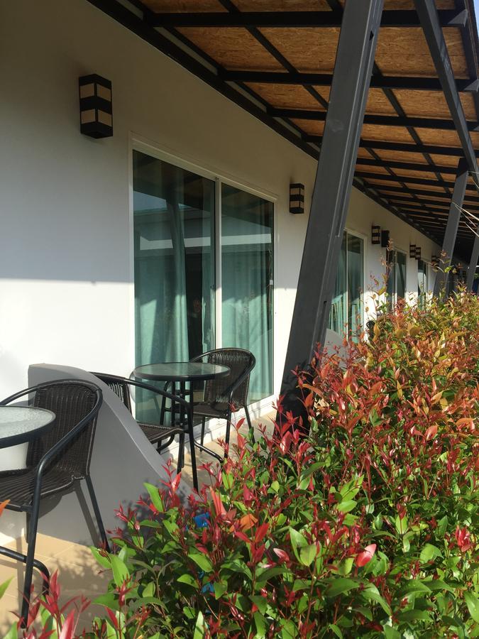 Hotel Malee Sirin Old Town Ko Lanta Exterior foto